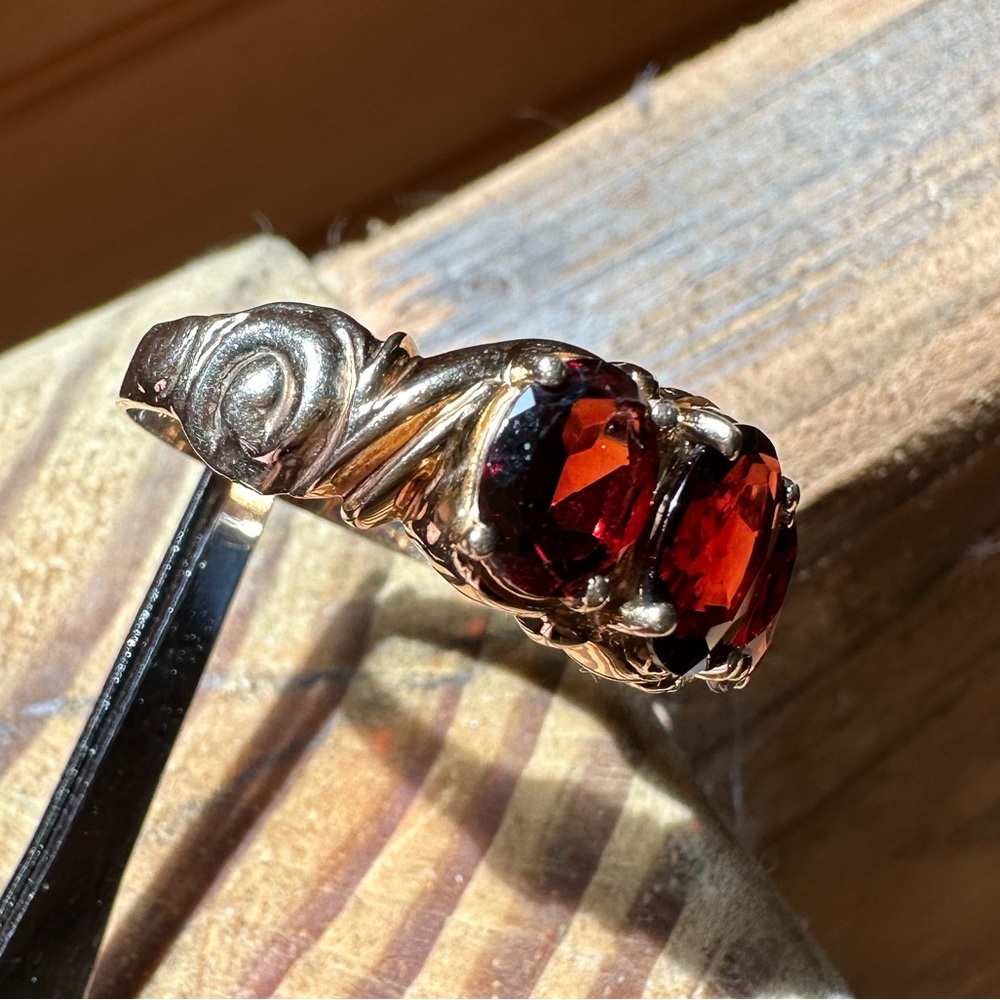 Vintage Three Stone Garnet Ring - Picture 2 of 8